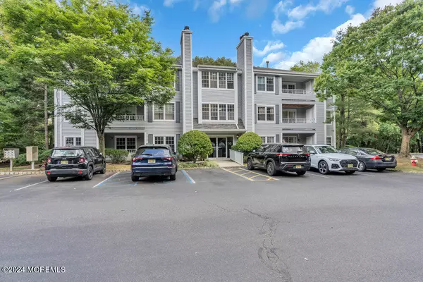 1001 Meadow Court #1001, Helmetta, NJ 08828