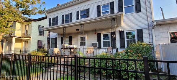 150 1st Street #3, Keyport, NJ 07735