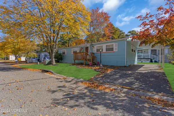 Manchester, NJ 08759,31 Raccoon Lane