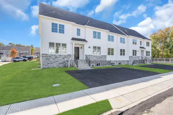 Lakewood, NJ 08701,29 Golders Green Road