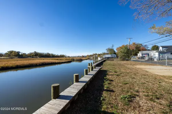 Keansburg, NJ 07734,115 Creek Road