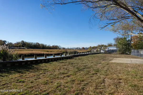 Keansburg, NJ 07734,115 Creek Road