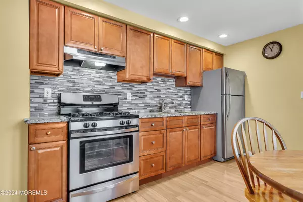 Carteret, NJ 07008,43 Christopher Street