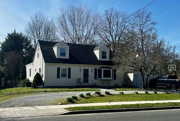 180 Whalepond Road, Oakhurst, NJ 07755