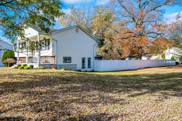 Manalapan, NJ 07726,5 Whittier Drive