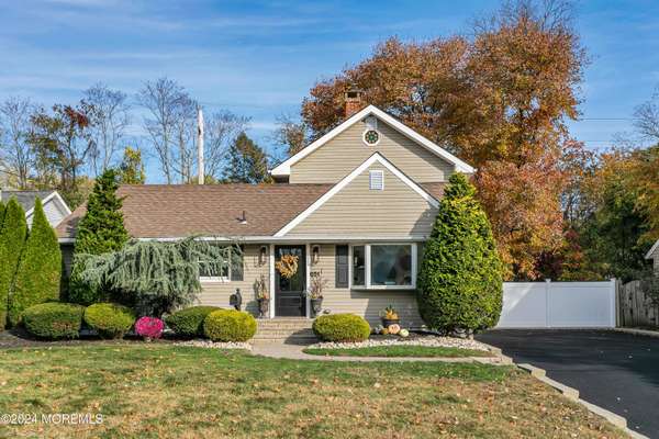 651 Hopping Road, Belford, NJ 07718