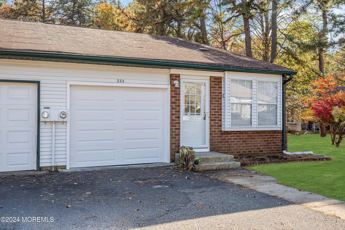 Whiting, NJ 08759,33 Canton Drive #B