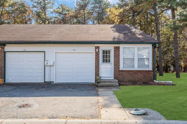 Whiting, NJ 08759,33 Canton Drive #B