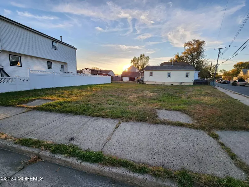 130 Seeley Avenue, Keansburg, NJ 07734