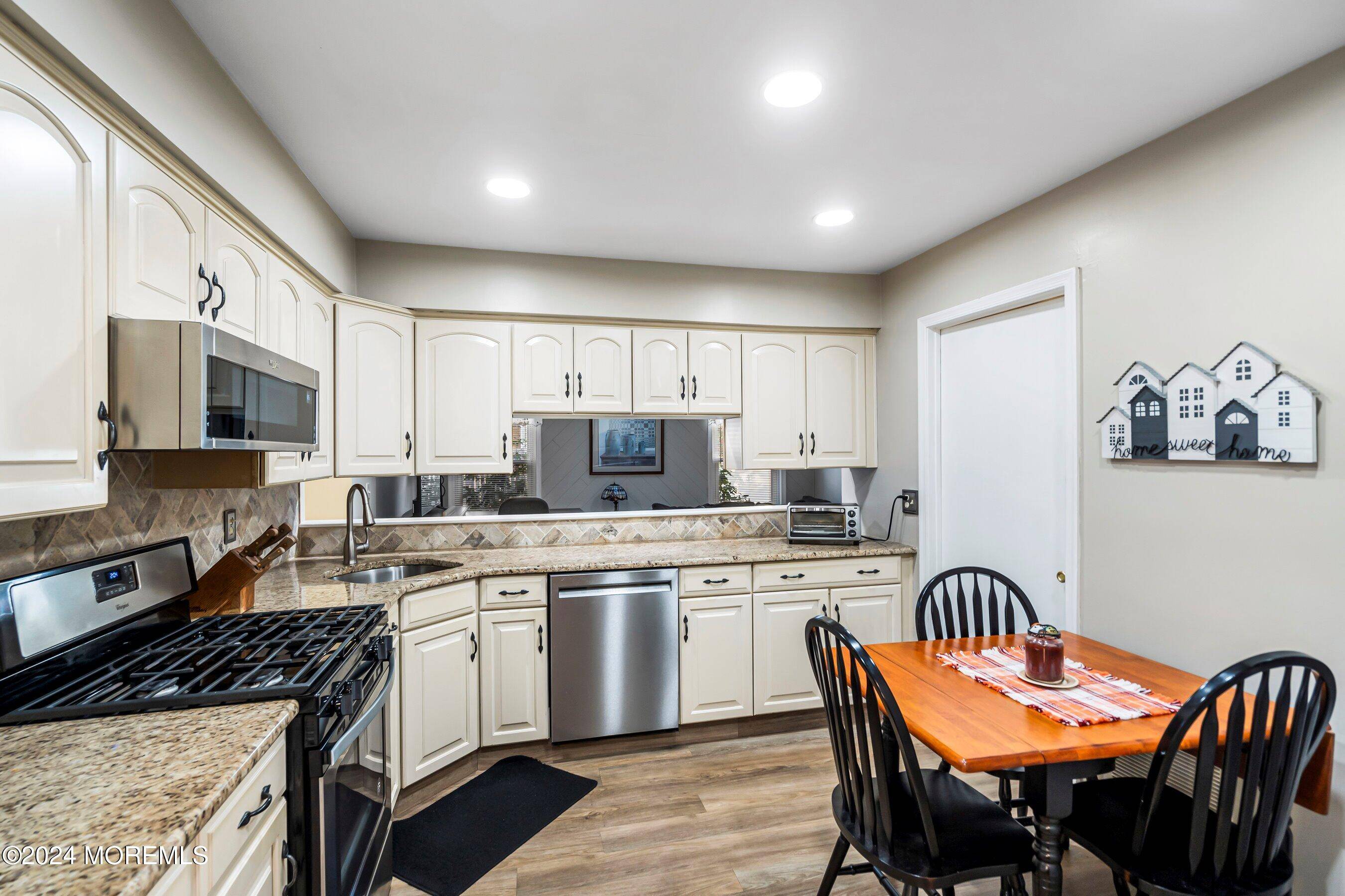 Howell, NJ 07731,25 Heritage Drive