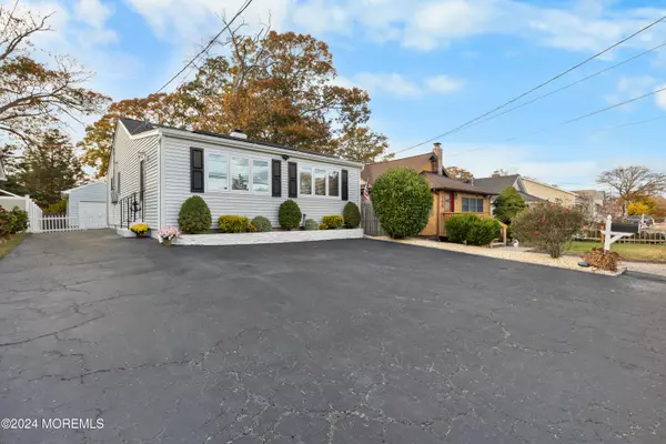 122 Fischer Boulevard,  Toms River,  NJ 08753