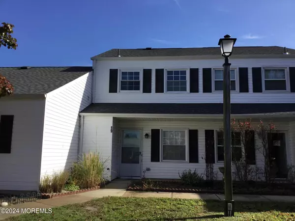 19 Chesapeake Court, Barnegat, NJ 08005