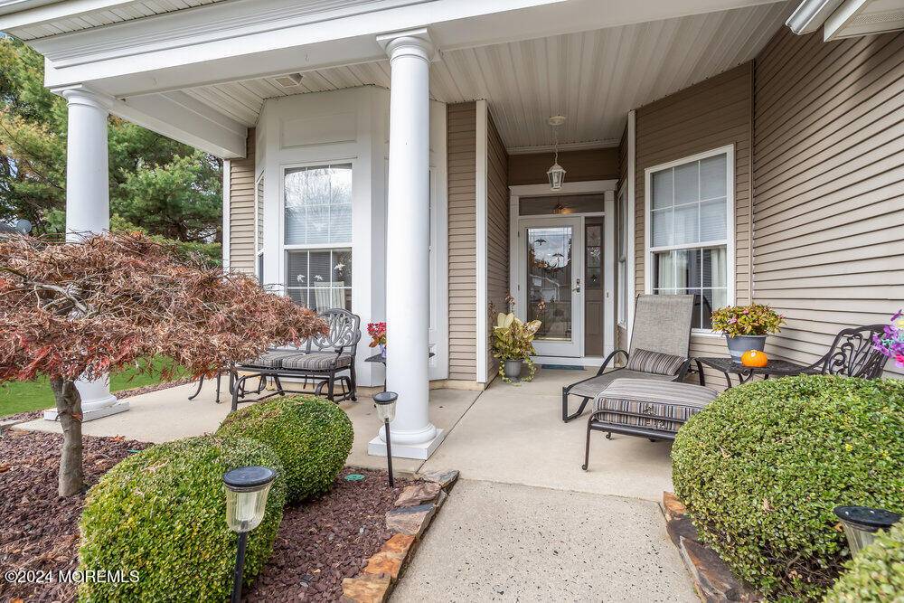 Lakewood, NJ 08701,12 Gardenways Court