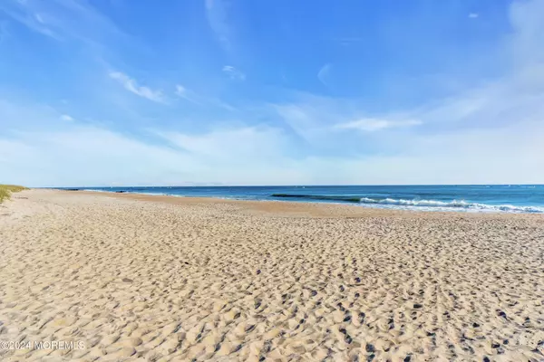 Sea Girt, NJ 08750,107 Philadelphia Boulevard