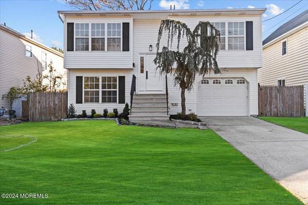 104 Maple Place, Keyport, NJ 07735