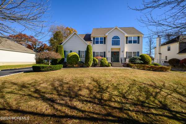 4 Sycamore Court, Monroe, NJ 08831