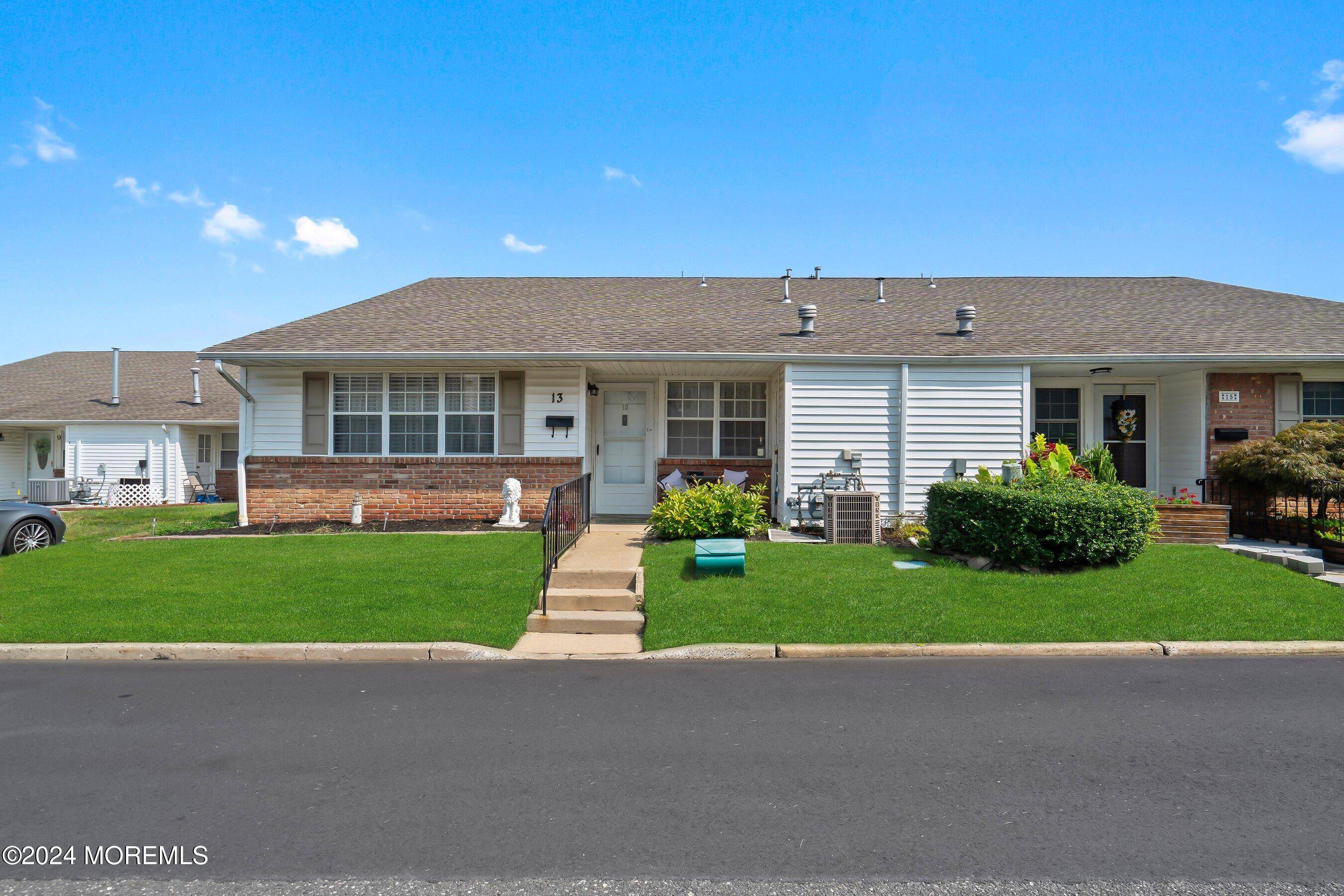 13 Minnesota Drive #303, Matawan, NJ 07747