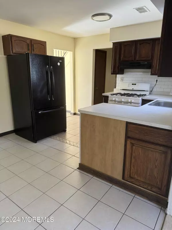 Neptune Township, NJ 07753,2103 Rutherford Avenue #2