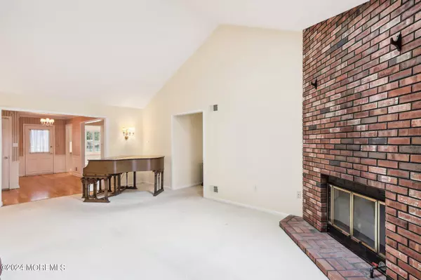 Marlboro, NJ 07746,15 Coach Court