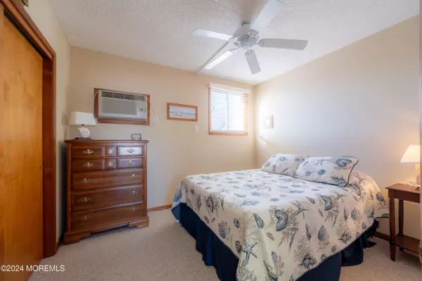 Lavallette, NJ 08735,2304 Grand Central Avenue