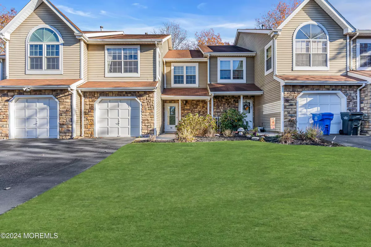 Tinton Falls, NJ 07753,19 Saddle Court