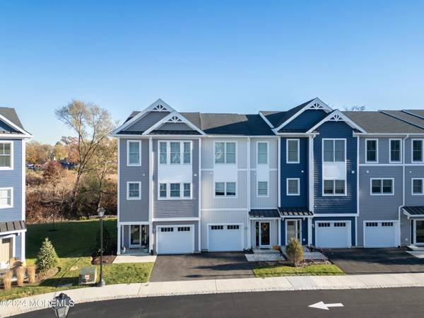 17 Raritan Cove, Keyport, NJ 07735