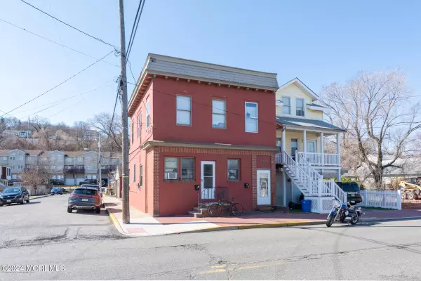 Highlands, NJ 07732,285 Bay Avenue