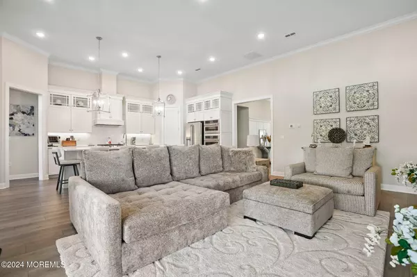 Manalapan, NJ 07726,5 Begonia Drive