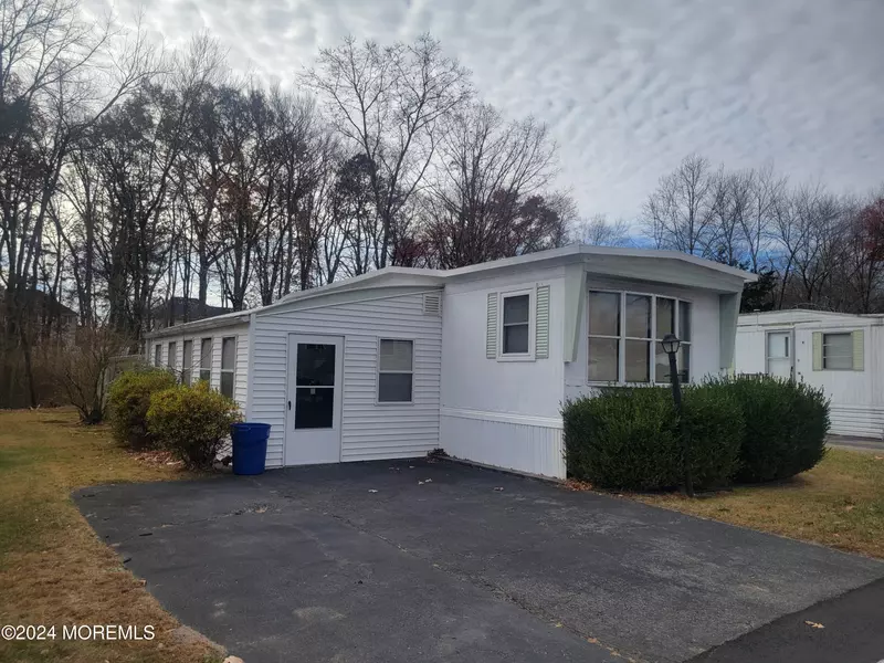 92 Antonia Drive, Jackson, NJ 08527