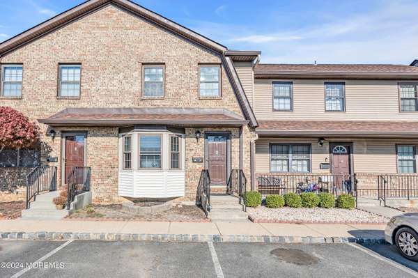 6 Village Green Way, Hazlet, NJ 07730