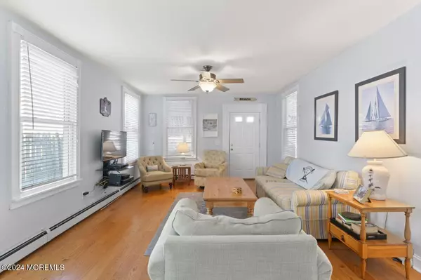 Lavallette, NJ 08735,24 Philadelphia Avenue