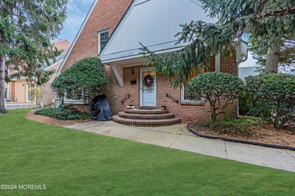 23 Wyckham Road,  Spring Lake Heights,  NJ 07762