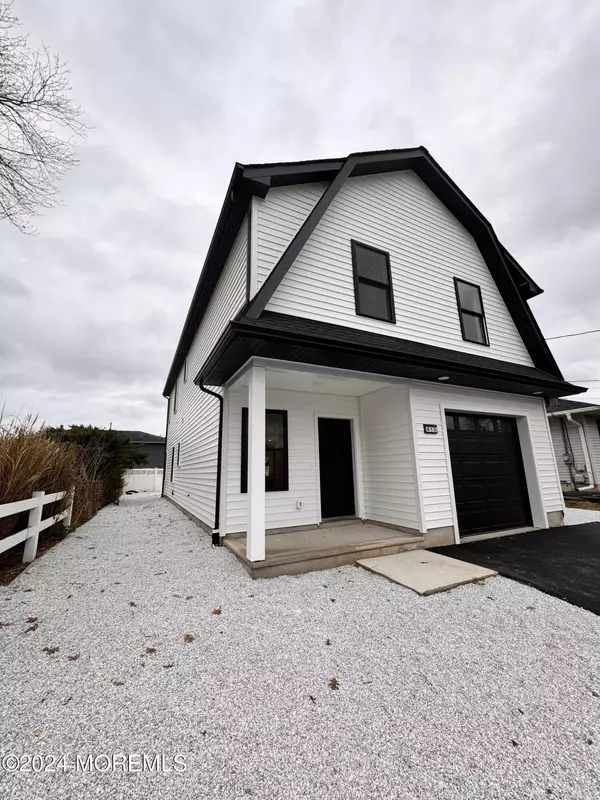 813 Ensign Avenue, Beachwood, NJ 08722