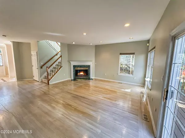 Wayne, NJ 07470,31 Canterbury Way