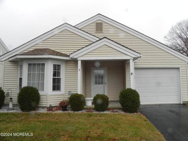 3 Tall Hedge Court, Barnegat, NJ 08005