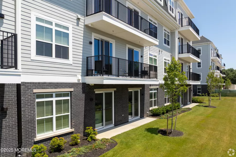 6461 Us 9 N #Unit #112, Howell, NJ 07731