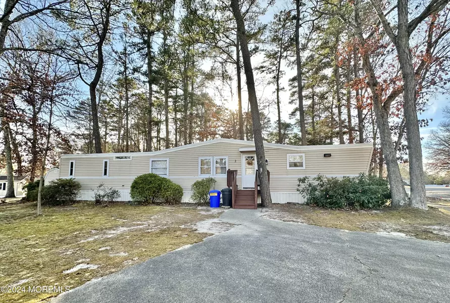 2 Rose Drive, Jackson, NJ 08527