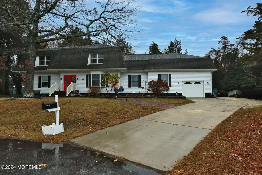 29 Pinehurst Drive, Little Egg Harbor, NJ 08087