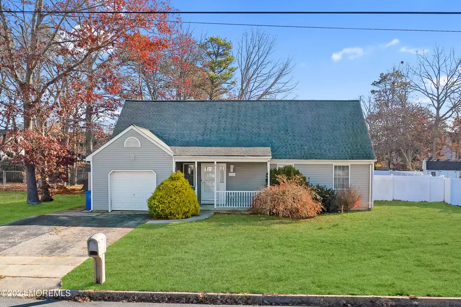 131 Tiller Avenue, Manahawkin, NJ 08050