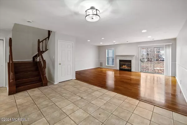 Howell, NJ 07731,535 Laurelwood Court