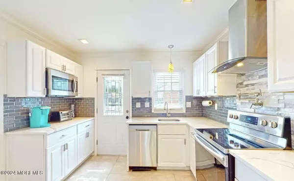 Lakewood, NJ 08701,845 Thornhill Court #B