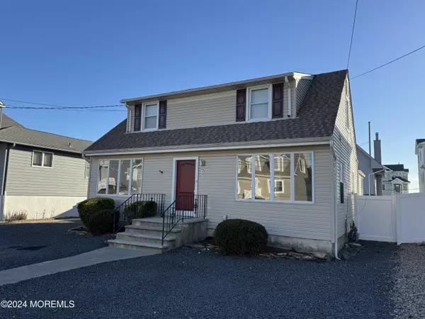 7 Point Road, Toms River, NJ 08753