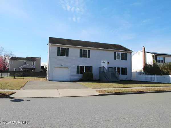 Brick, NJ 08723,417 Mamie Drive