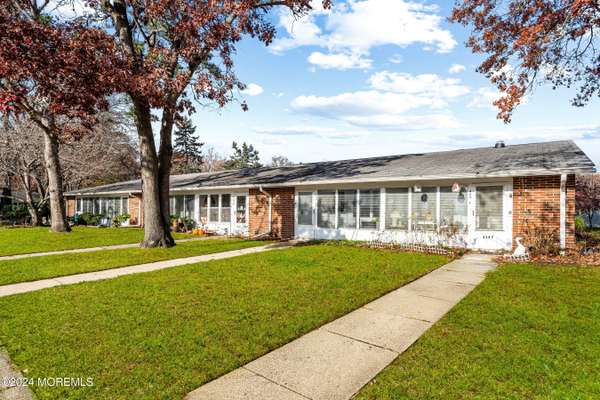 434 Portsmouth Drive #E, Lakewood, NJ 08701