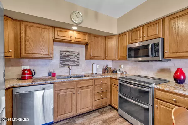 South Amboy, NJ 08879,100 John T O Leary Boulevard #406