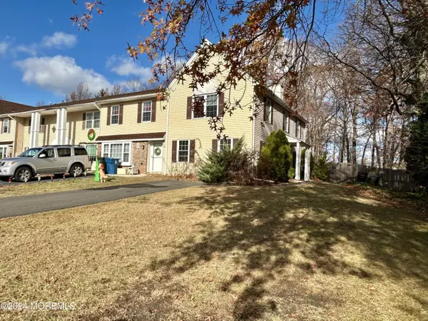 36 Fieldcrest Way, Hazlet, NJ 07730