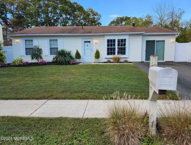 5 Ocean Avenue, Barnegat, NJ 08005