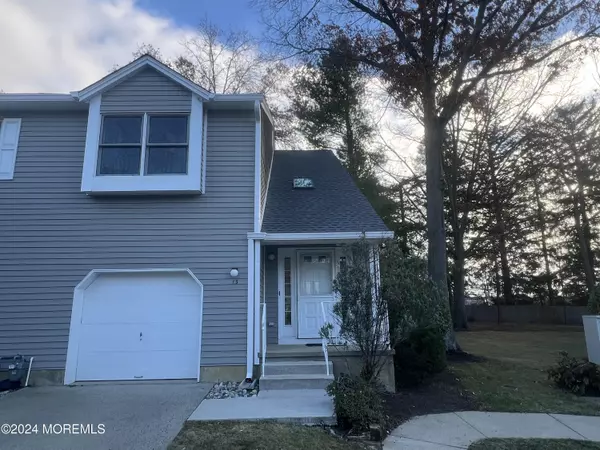 13 Mayfair Court, Little Silver, NJ 07739