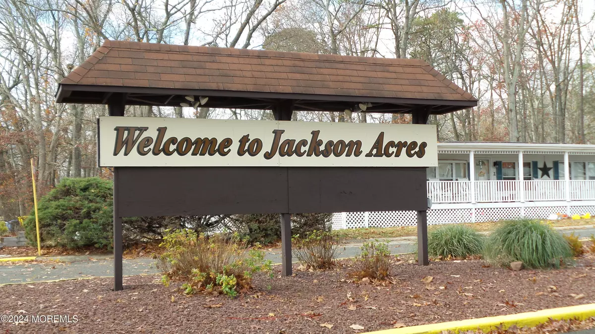 Jackson, NJ 08527,3 Lisa Lane S