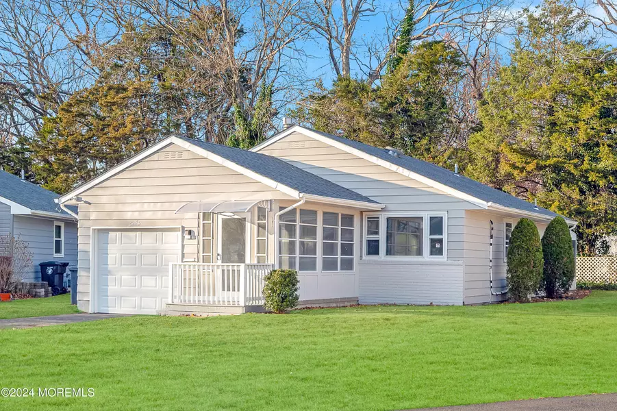 36 Hare Bell Holw, Toms River, NJ 08755